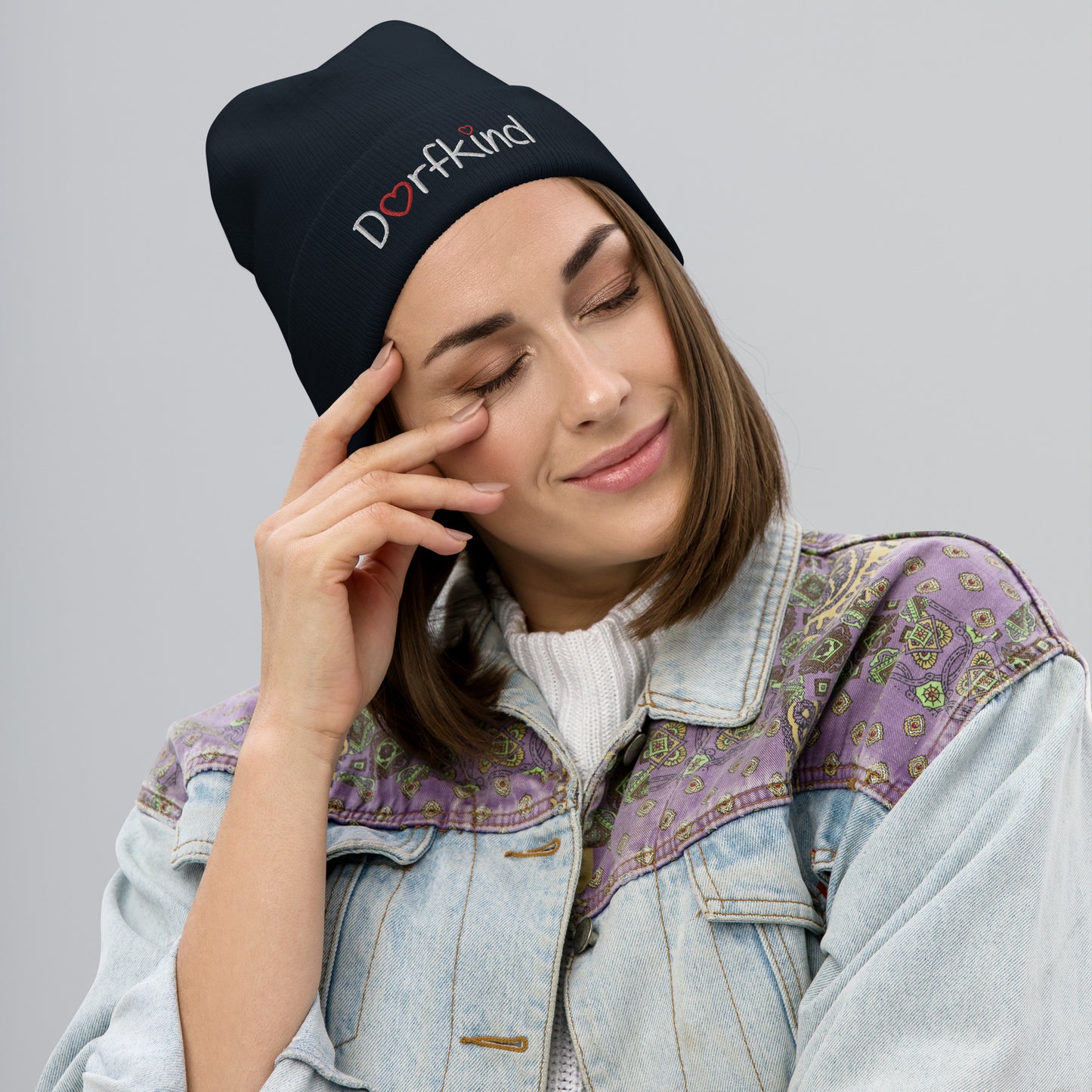 Bestickte "Dorfkind" Beanie