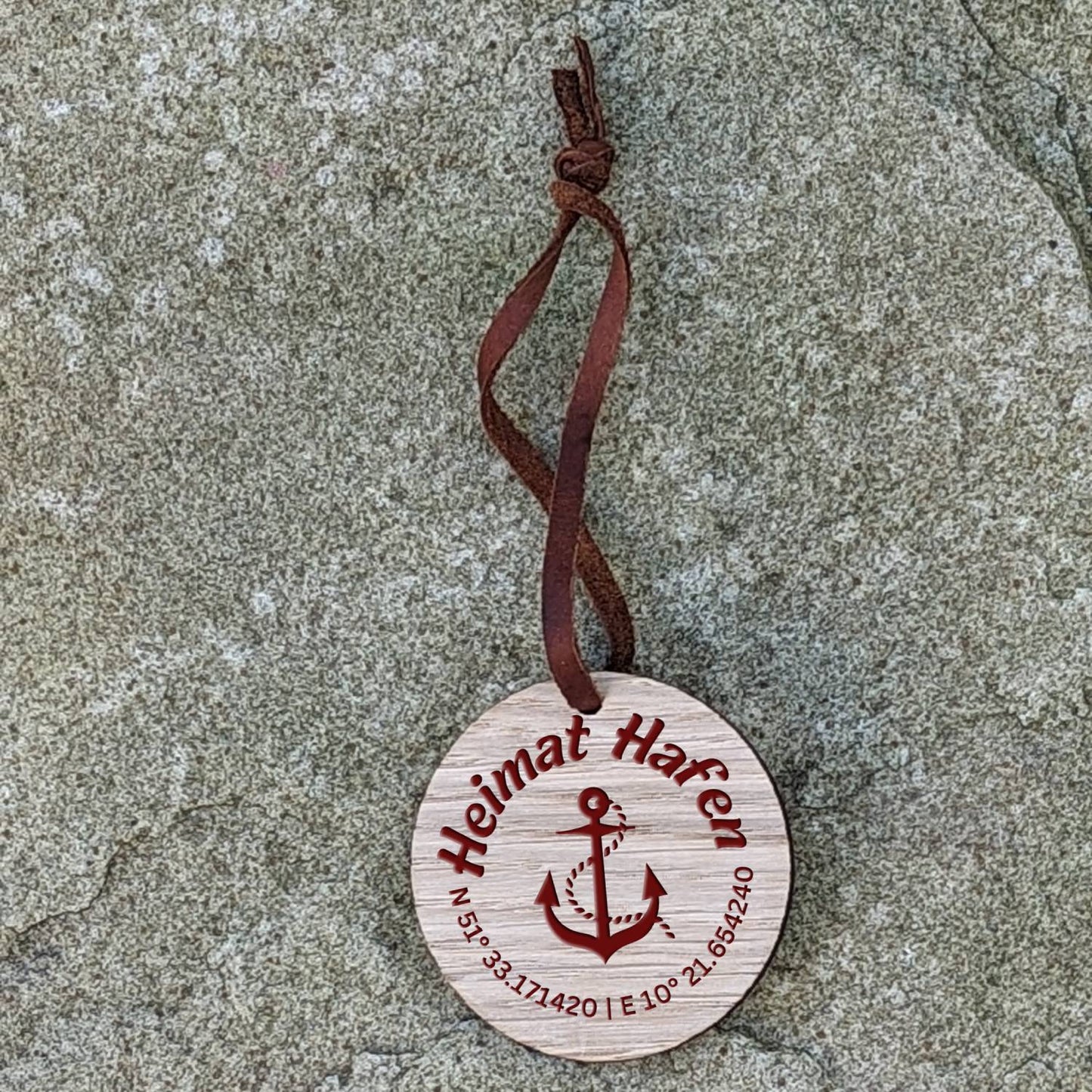 Edler Holz Schlüsselanhänger "Heimat Hafen" – Personalisiert mit Lasergravur