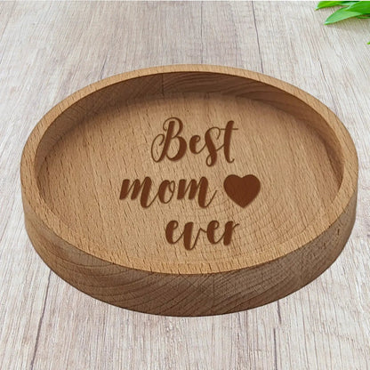 "Best Mom Ever" - Personalisierter Holzuntersetzer zum Muttertag aus Buchenholz | #HansArbeit