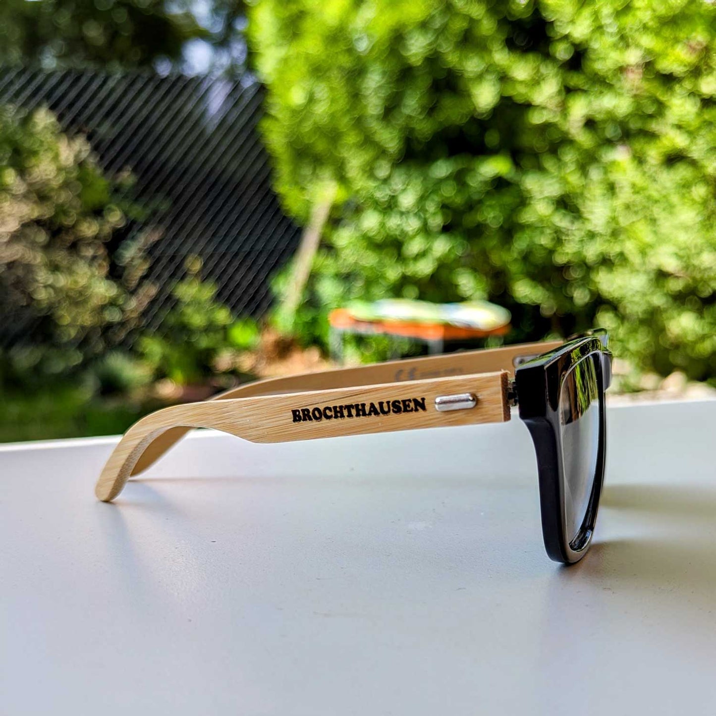 Individuell gravierte WALDGLANZ Sonnenbrille "I ❤️ Schützenfest" | HansArbeit