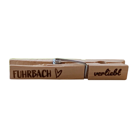 FUHRBACH verliebt Nachhaltige Holzklammern aus Birkenholz als Geschenkeclip